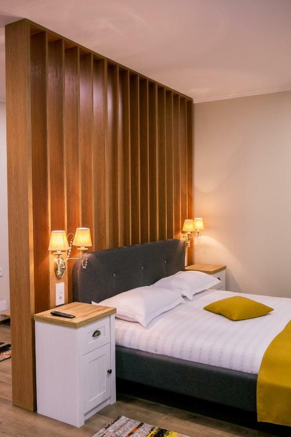 Casa Claudia Hotel Sangeorgiu de Padure ภายนอก รูปภาพ