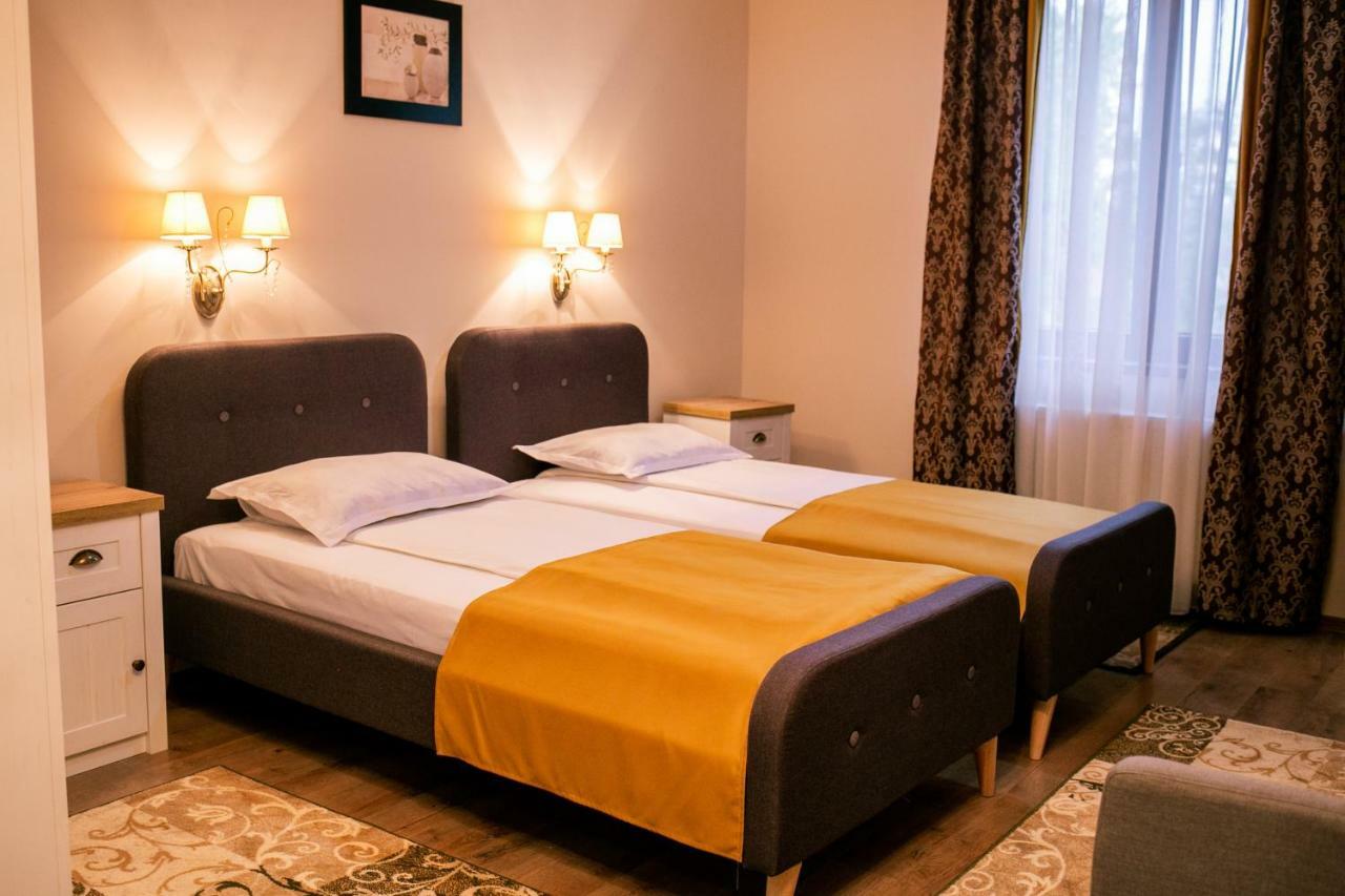 Casa Claudia Hotel Sangeorgiu de Padure ภายนอก รูปภาพ