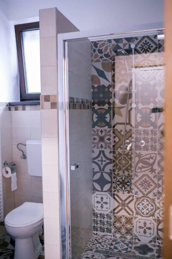 Casa Claudia Hotel Sangeorgiu de Padure ภายนอก รูปภาพ