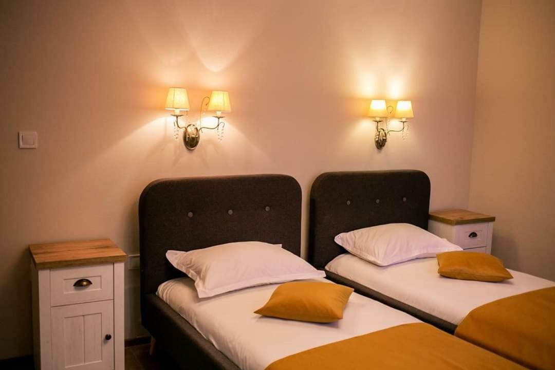 Casa Claudia Hotel Sangeorgiu de Padure ภายนอก รูปภาพ