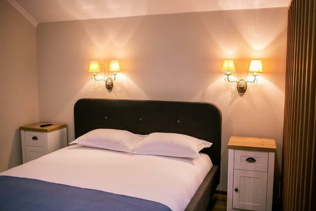 Casa Claudia Hotel Sangeorgiu de Padure ภายนอก รูปภาพ
